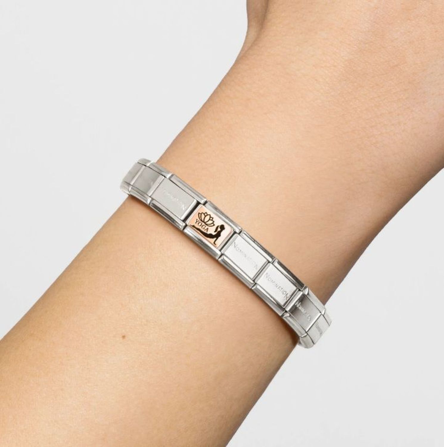 Nomination Link 9K zawieszka złoto Pozycja Kobra w Jodze 430111 32.jpg